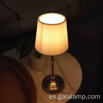 Lámpara de noche recargable USB dorada elegante